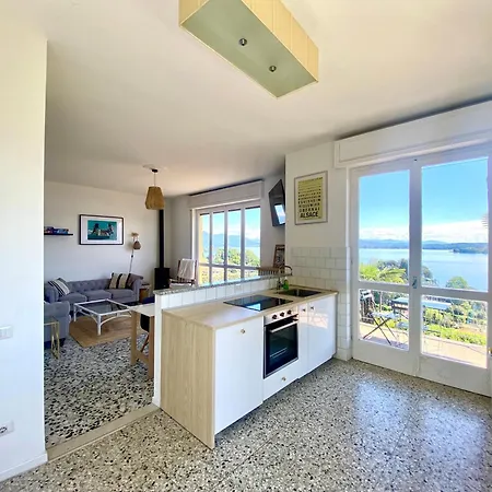 Villa Lakeview With Garden And Bbq