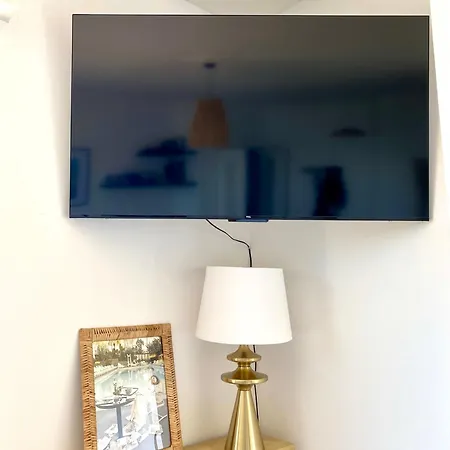 Lakeview With Private Swimming Pool Мейна