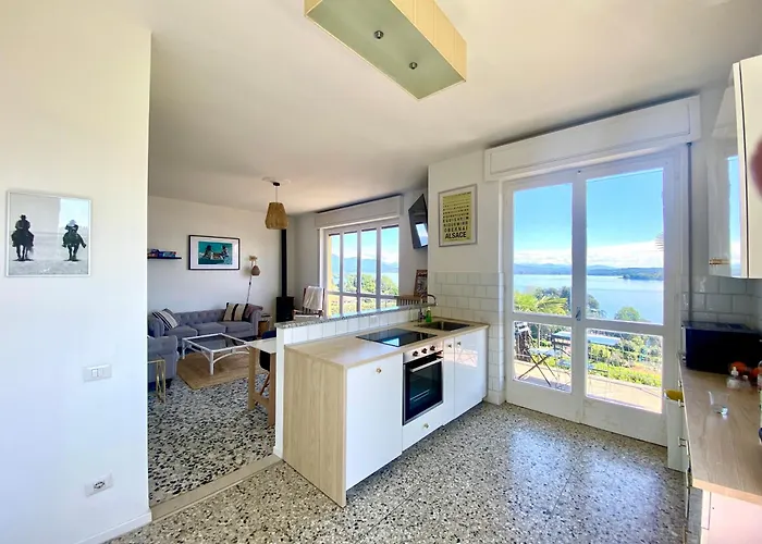 빌라 Lakeview With Private Swimming Pool