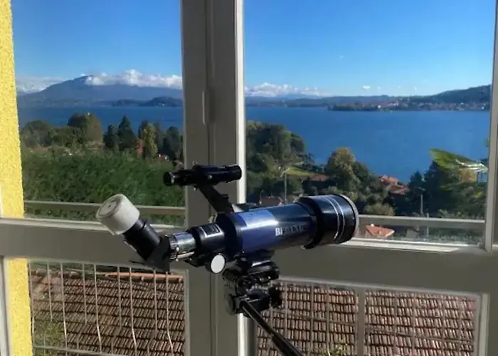 Lakeview With Private Swimming Pool 메이나