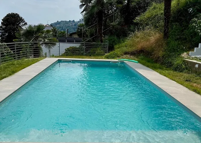 Lakeview With Private Swimming Pool * 메이나